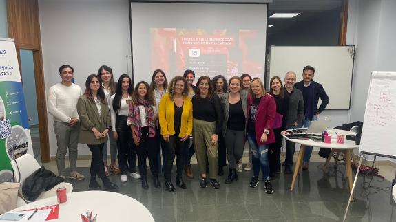 Imaxe da nova:A Xunta pon de relevo a colaboración da rede de polos con AJE Galicia para o fomento do emprendemento