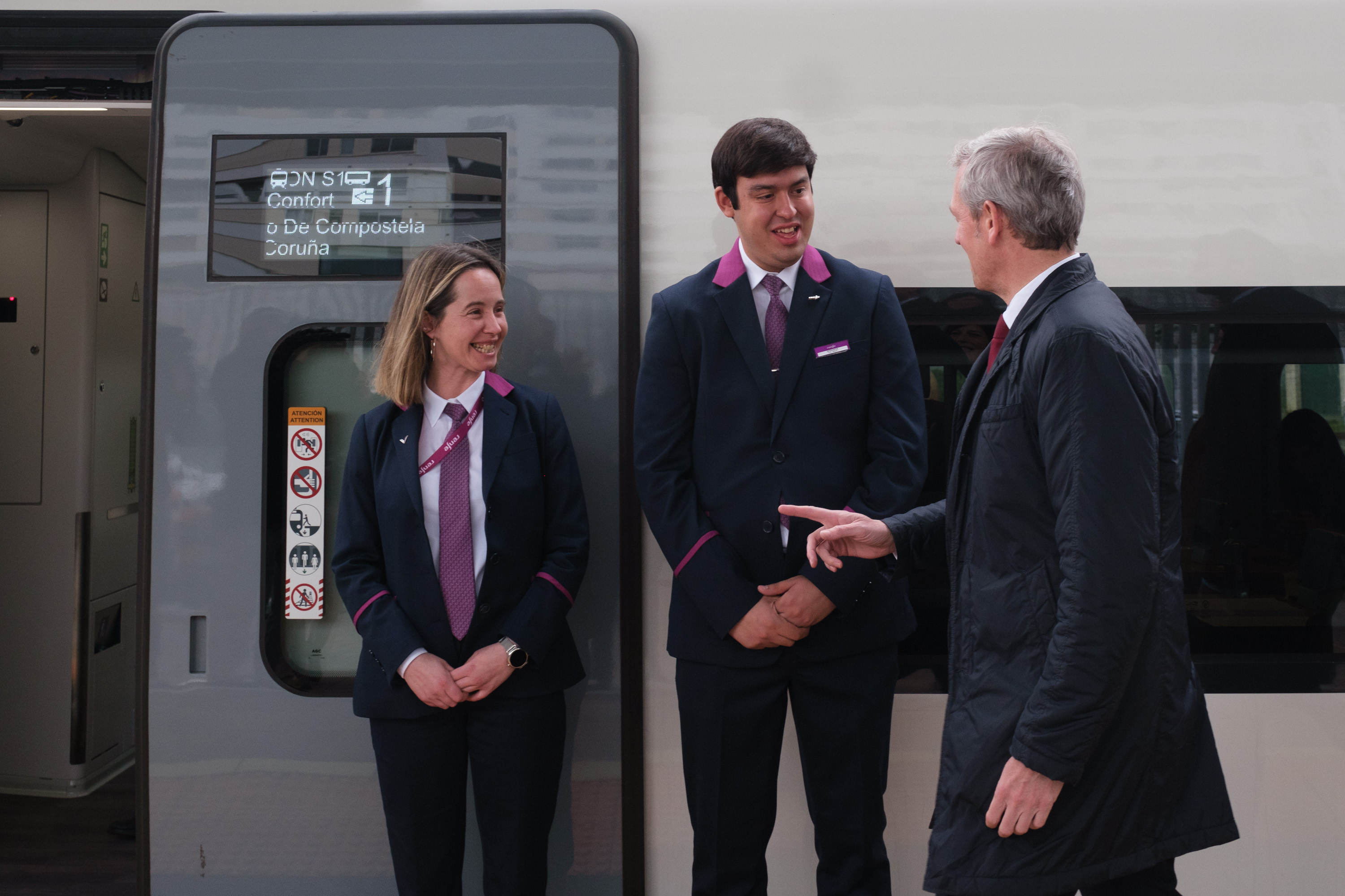 Image 0 of article Rueda aplaude que os trens Avril cheguen a Galicia e pide ao Goberno central que se aumenten as prazas dispoñibles e que se reduza o prezo dos billetes