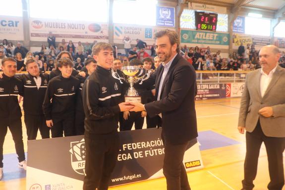 Imaxe da nova:Diego Calvo asistiu en Noia á final da XXXII Copa Galicia masculina de fútbol sala