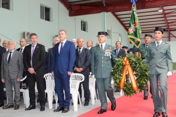 Imagen de la noticia:Manuel Pardo asiste al acto institucional de la conmemoración del 180º aniversario de la fundación del cuerpo de la Guardia ...
