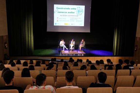 Imagen de la noticia:La Xunta pone en valor las cooperativas escolares impulsadas en la comarca de Ordes apostando por la sostenibilidad y por la...