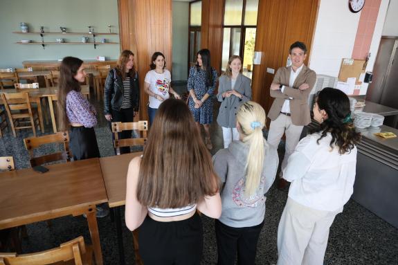 Imagen de la noticia:Lara Meneses destaca el papel de la red de residencias juveniles de la Xunta en el apoyo a la formación académica de la juve...