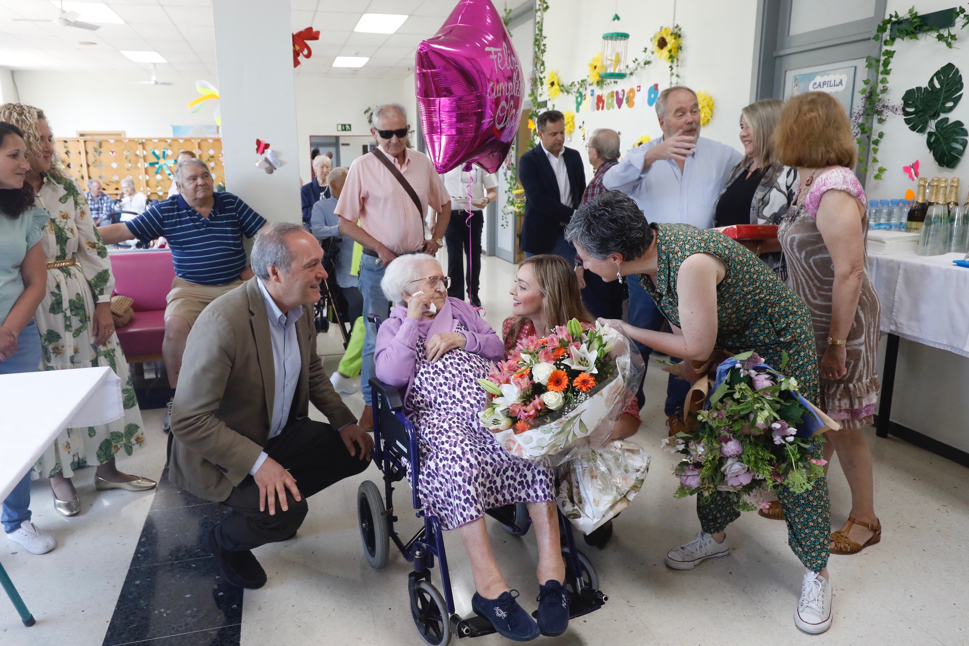 Imagen del artículo Fabiola García asiste ao 105 aniversario dunha usuaria da residencia de maiores de Campolongo