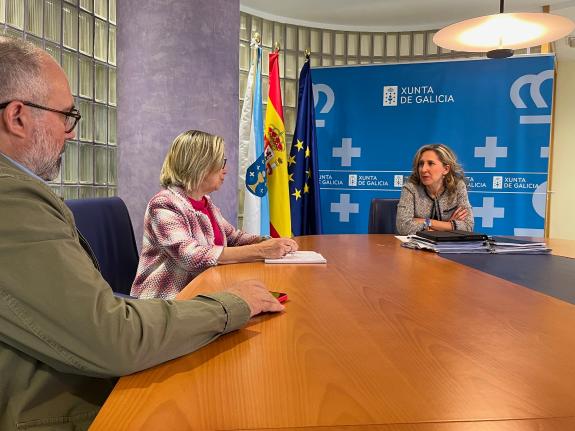 Imagen de la noticia:La delegada territorial de la Xunta en Ferrol se reúne con miembros de la directiva de la Sociedad Filarmónica Ferrolana par...