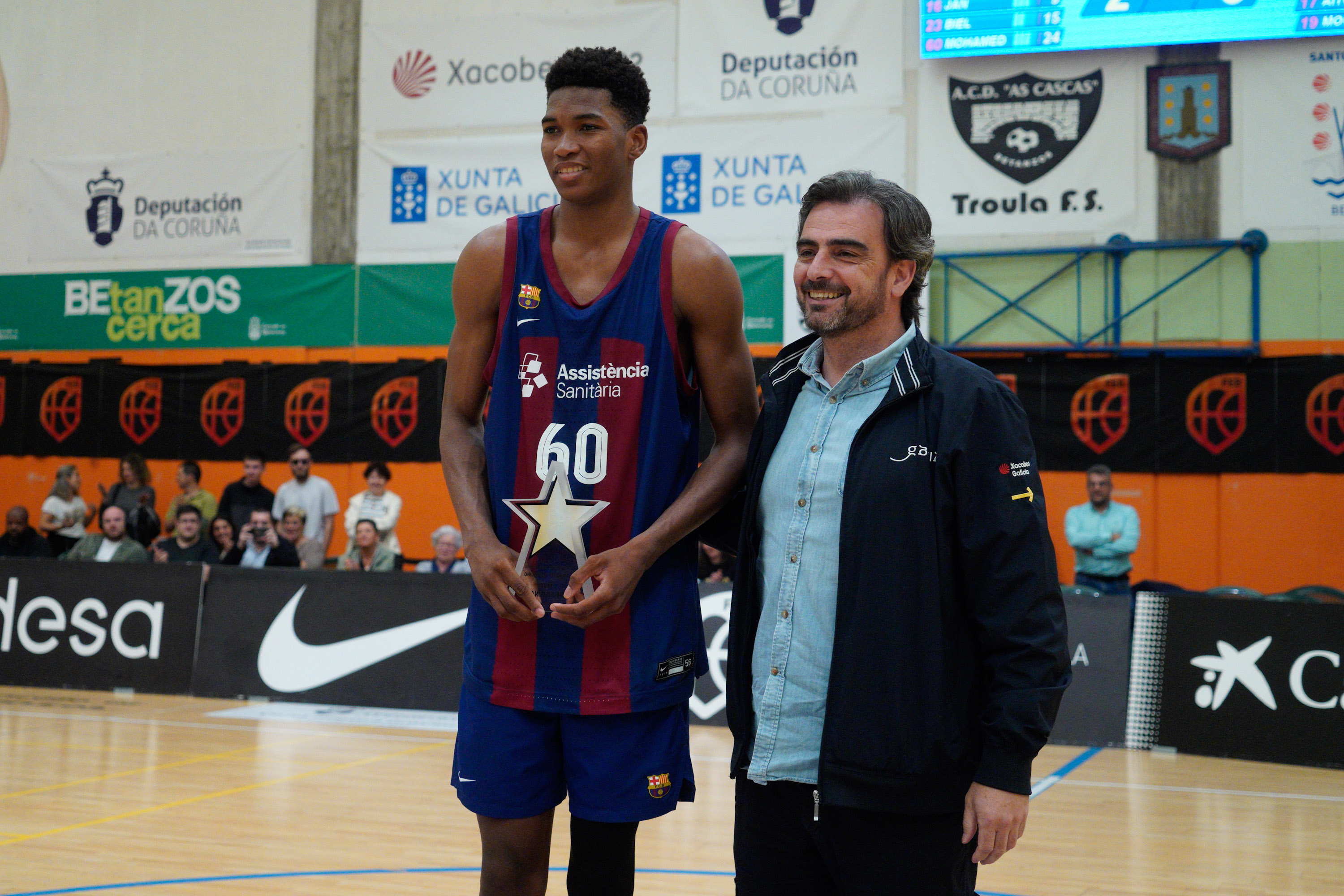 Image 2 of article Diego Calvo asiste á clausura do Campionato de España de clubs infantil masculina de baloncesto en Betanzos
