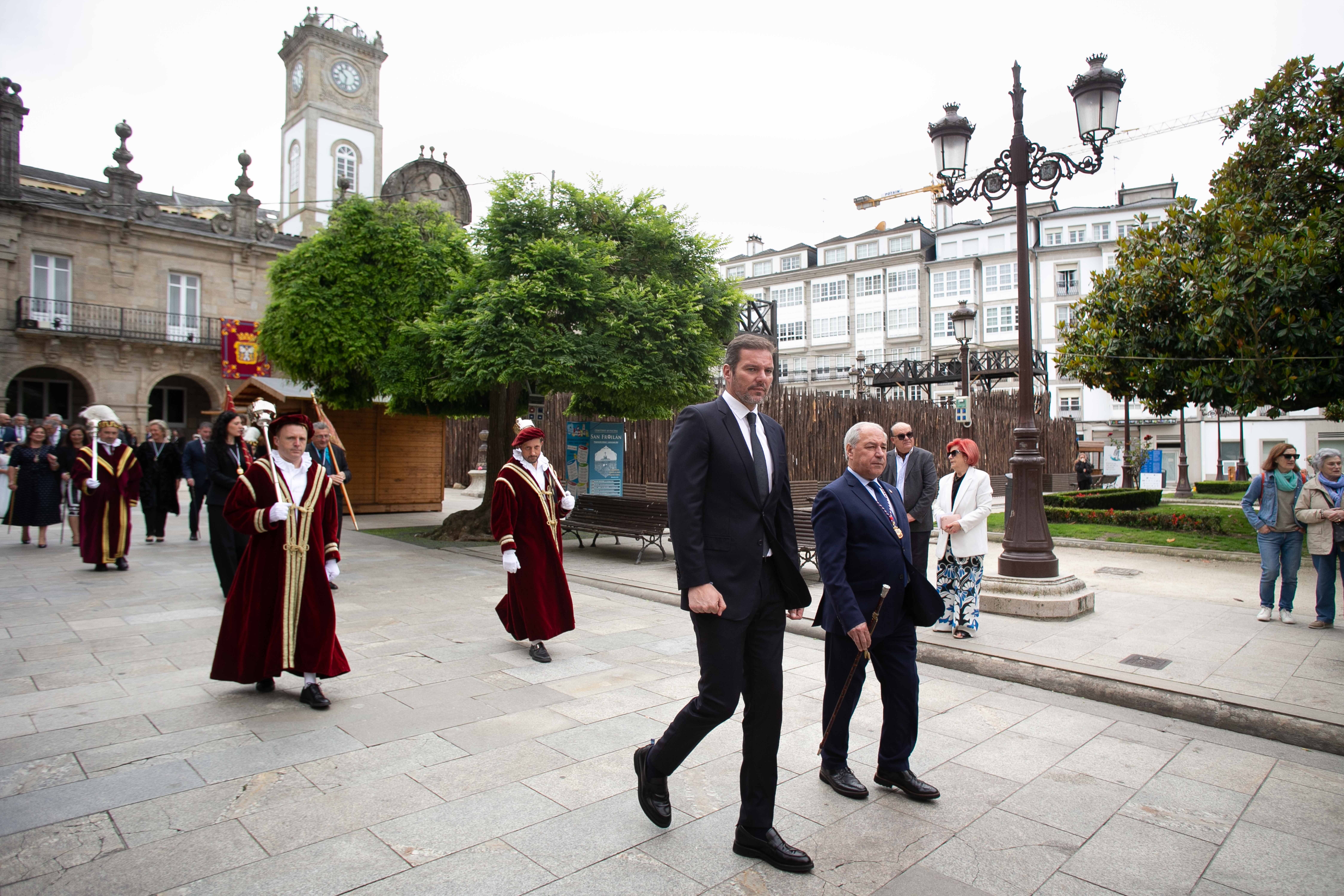 Image 0 of article López Campos salienta a máxima protección da ofrenda do Antigo Reino de Galicia tras a súa incoación