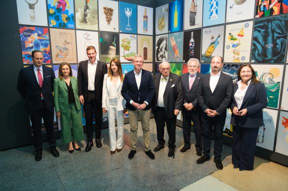 Imagen de la noticia:Rueda destaca la labor de la Bienal de Cartelismo Terras Gauda en el fomento de la promoción de la cultura y la Marca Galici...
