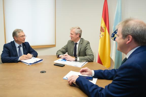 Imagen de la noticia:El presidente de la Xunta y el de la Diputación de Ourense refuerzan la colaboración para impulsar la economía de la provinc...