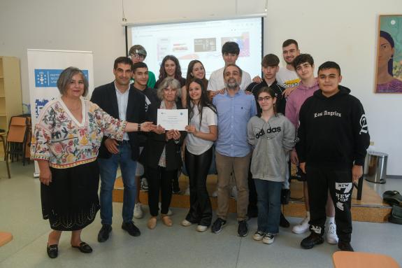 Imaxe da nova:A Xunta concede os premios dos concursos Consumópolis e Galicons-Net para impulsar o consumo responsable nos centros educativos de ...