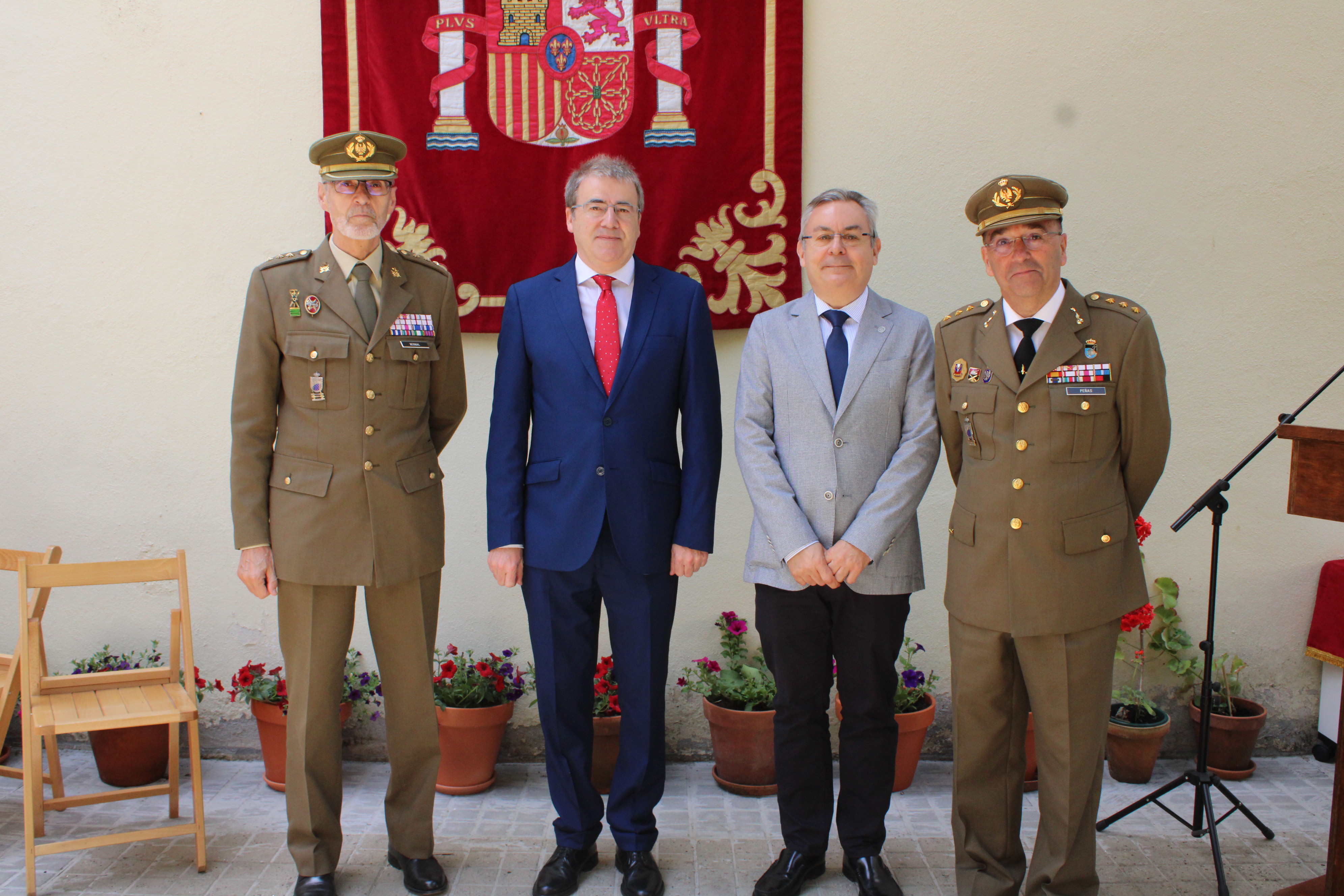 Image 1 of article Manuel Pardo asiste ao acto institucional do 'Día de la Subdelegación de Defensa en Ourense'