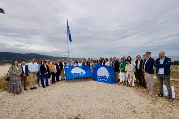 Imagen de la noticia:Ángeles Vázquez destaca que las 140 banderas azules de 2024 consolidan a Galicia como ejemplo del cuidado ambiental de los r...