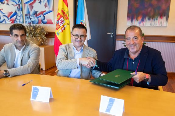 Imaxe da nova:A Xunta asina cos comerciantes da Praza de Abastos nº1 de Ourense o convenio a través do cal financiará a realización do plan funci...