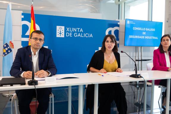 Imagen de la noticia:Lorenzana destaca el papel del nuevo Consejo Gallego de Seguridad Industrial para facilitar la actividad empresarial y logra...