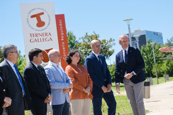 Imagen de la noticia:Rueda destaca la labor de los ganaderos y los consejos reguladores a la hora de situar a Galicia como un referente en la pro...