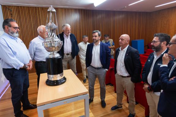 Imaxe da nova:Diego Calvo pon en valor o nivel da vela galega con competicións como o Trofeo Presidente da Xunta