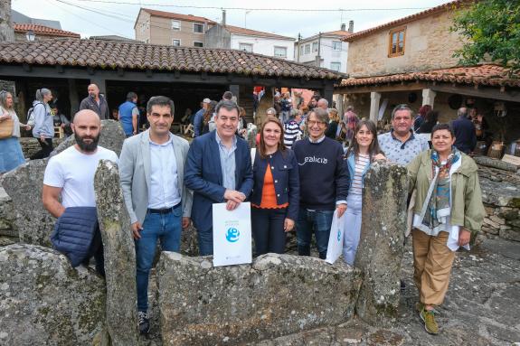 Imaxe da nova:Román Rodríguez e Miguel Corgos asisten ao XI Encontro de artesanía tradicional e popular de Galicia, que pon en valor o pulo econó...