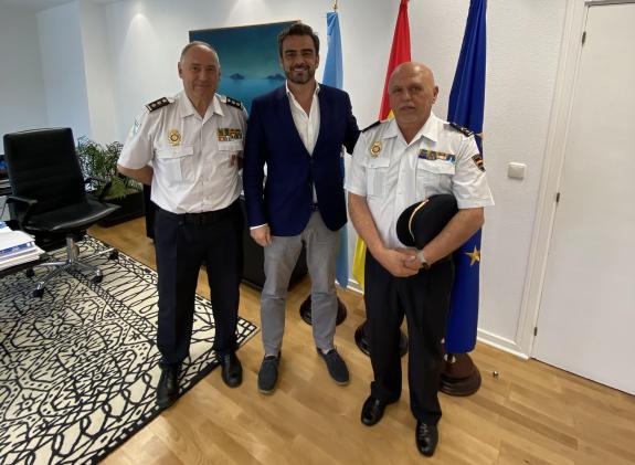 Imaxe da nova:Diego Calvo reúnese co subinspector da Policía Autonómica e xefe do equipo de resposta policial, Fernando Molina, con motivo da súa...