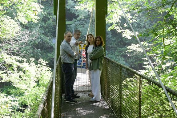 Imaxe da nova:A Xunta inviste arredor de 115.000 euros na reparación da ponte colgante Cal Grande e ultima o proxecto para arranxar a de Fornelos