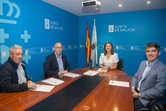 Imaxe da nova:Ángeles Vázquez e o alcalde de Coristanco avalían posibles actuacións en materia de augas no concello