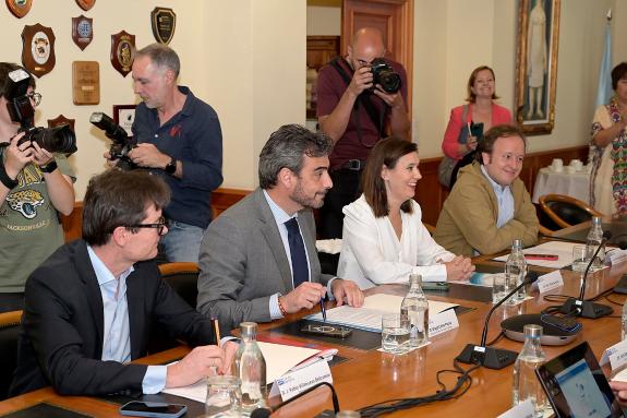 Imaxe da nova:A Comisión Coruña Marítima acorda convocar un concurso internacional para elaborar o deseño que definirá a transformación da fachad...