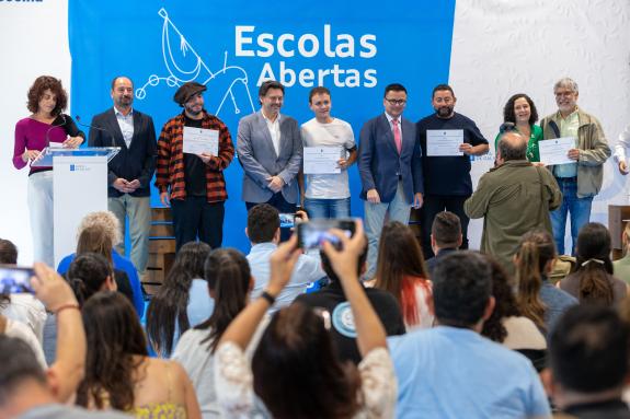Imagen de la noticia:La Xunta destaca la apuesta por la formación y el apoyo a las entidades gallegas en el exterior para seguir fortaleciendo lo...