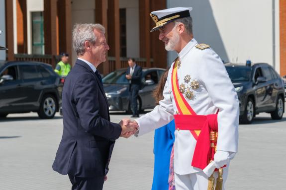 Imaxe da nova:Alfonso Rueda asiste á Xura de Bandeira e entrega de Reais Despachos na Escola Naval Militar de Marín