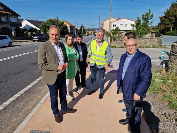 Imaxe da nova:A Xunta inviste preto de 50.000 euros na construcción dunha senda peonil na avenida da Ponte de Catoira