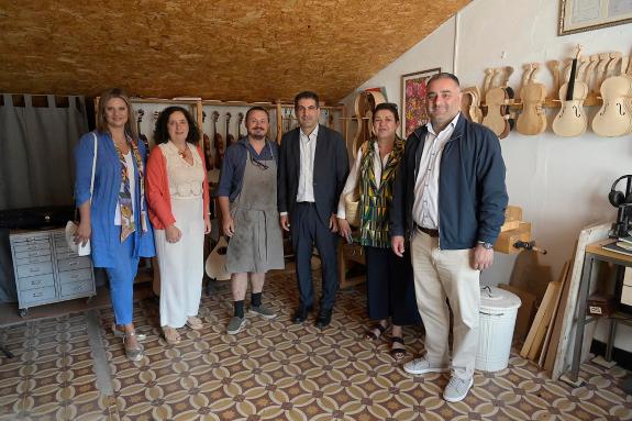 Imaxe da nova:A Xunta anima aos artesáns de Coruña a solicitar as axudas para o fomento da comercialización da Artesanía de Galicia
