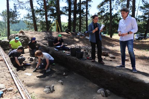 Imaxe da nova:A Xunta e a USC investigan o xacemento de corro dos mouros, en Lugo, que data do final da Idade de Bronce