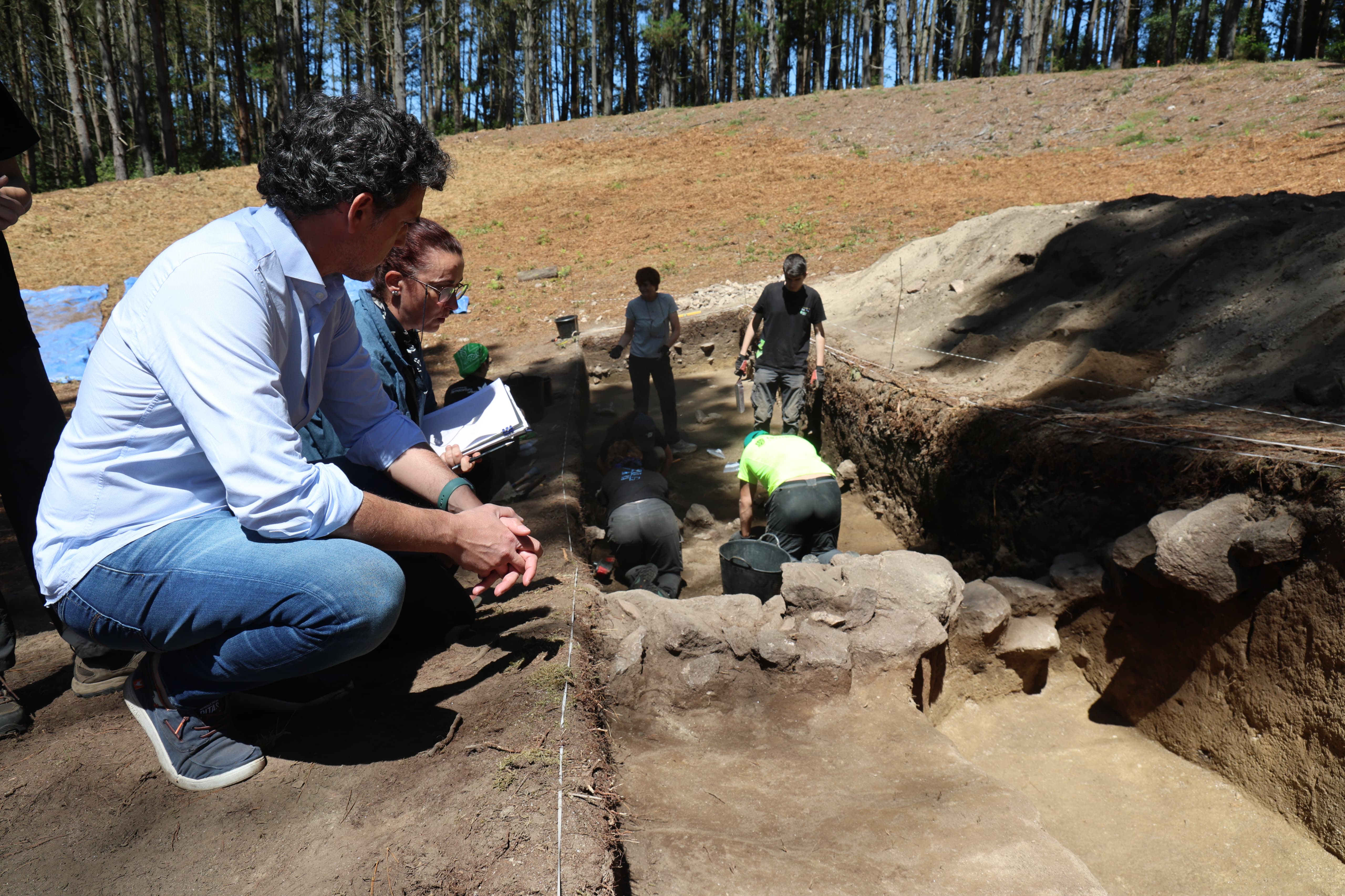 Image 5 of article A Xunta e a USC investigan o xacemento de corro dos mouros, en Lugo, que data do final da Idade de Bronce