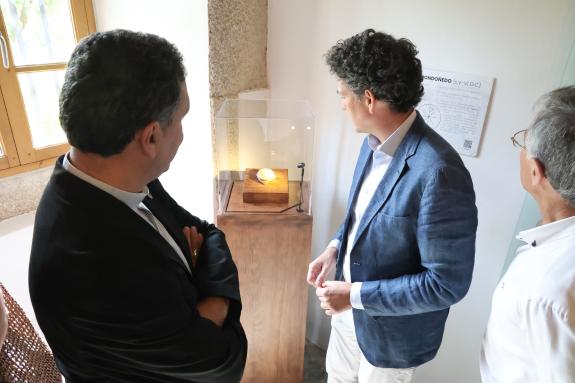 Imaxe da nova:O Museo Catedralicio de Mondoñedo exhibe unha peza de cerámica de época baixoimperial cedida pola Xunta