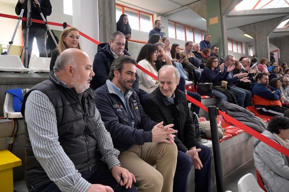 Imagen de la noticia:Diego Calvo asiste a la final de la Copa Princesa de voleibol que se celebró en A Coruña