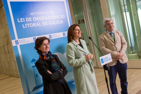 Imaxe da nova:A Xunta recolle as achegas de expertos das tres universidades galegas para enriquecer o contido da futura Lei de ordenación do lito...