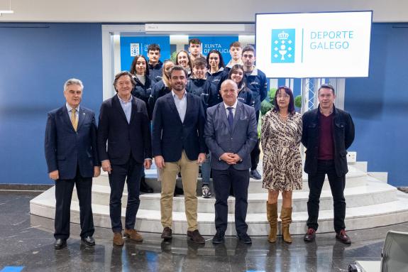 Imaxe da nova:Diego Calvo felicita os representantes da patinaxe galega polas 16 medallas acadadas o ano pasado en competicións internacionais