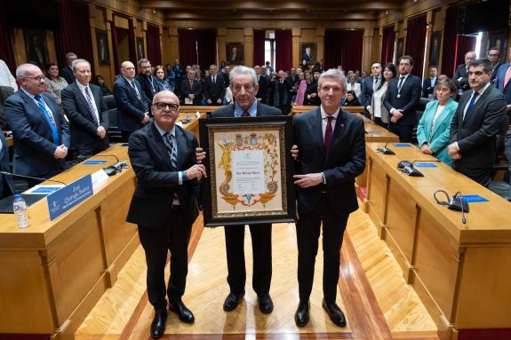 Imaxe da nova:Rueda pon en valor o papel do expresidente José Quiroga na construción da autonomía de Galicia como a casa común da que hoxe desfru...