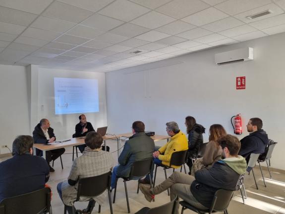 Imaxe da nova:A Xunta comparte cunha delegación portuguesa a ferramenta das aldeas modelo