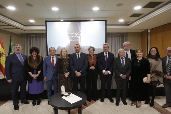 Imaxe da nova:O conselleiro de Sanidade é nomeado membro de honra do Colexio Oficial de Odontólogos e Estomatólogos da Coruña