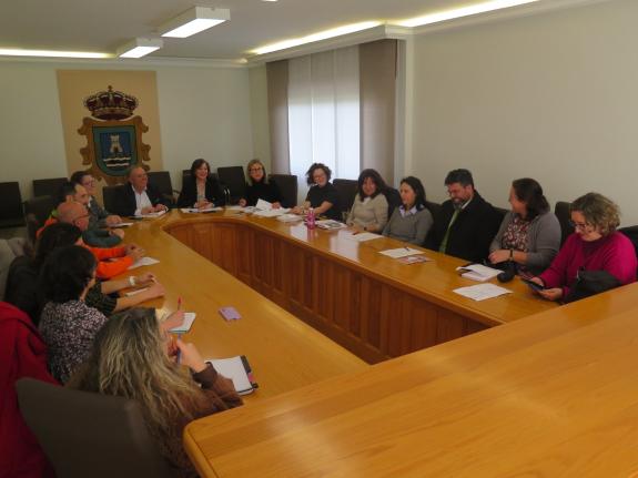 Imagen de la noticia:La Xunta reivindica en A Laracha las mesas locales contra la violencia de género como 