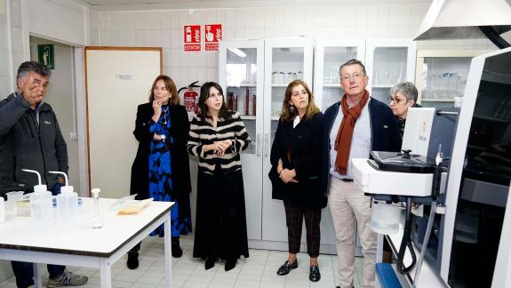 Imagen de la noticia:Xunta y empresarios de Redondela formalizan la adhesión al protocolo autonómico para difundir las ofertas de trabajo en el S...