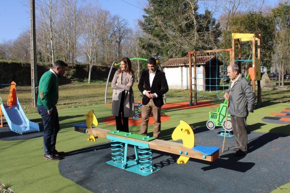 Imaxe da nova:A Xunta colabora na instalación dunha área de xogos no concello de Trasmiras cunha achega de máis de 33.000 €