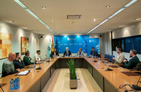 Imagen de la noticia:La Xunta evalúa la situación de Ferroatlántica Sabón con el comité de empresa