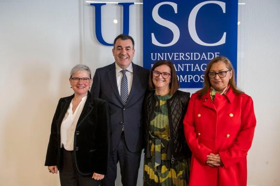 Imaxe da nova:Román Rodríguez traslada á nova decana de educación da USC o apoio da Xunta para reforzar a carreira docente