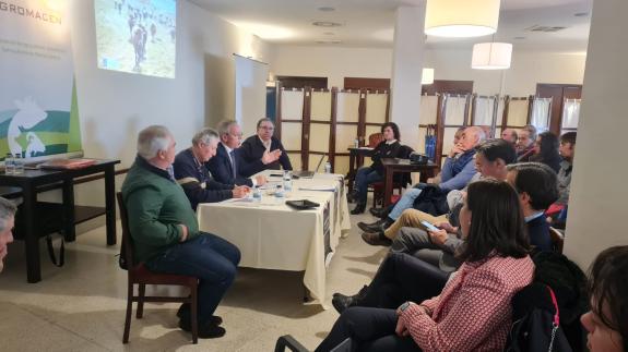 Imaxe da nova:A Xunta destaca na Pobra de Trives o papel que teñen as axudas da PAC para contribuír ao futuro do agro galego
