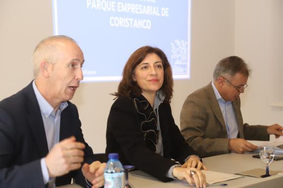 Imagen de la noticia:La Xunta presenta al tejido empresarial de Coristanco el Plan que permitirá desarrollar el primer polígono industrial del mu...