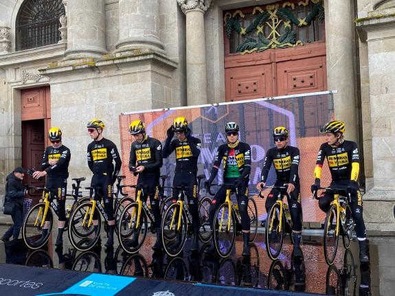 Imaxe da nova:Arias destaca que a volta ciclista O Gran Camiño, apoiada pola Xunta, “é un escaparate de primeiro nivel para Lugo”