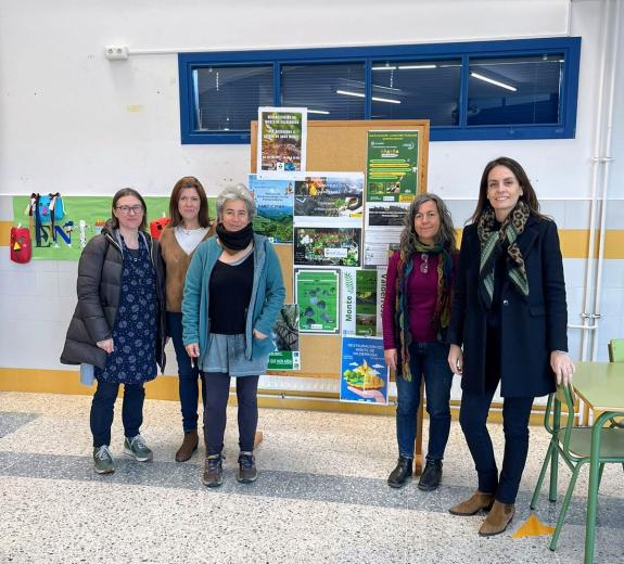 Imaxe da nova:A directora xeral de Ordenación e Innovación educativa celebra o Día Mundial da Natureza co alumnado do IES de Ponte Caldelas