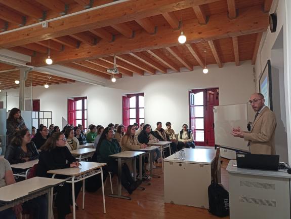Imagen de la noticia:La Xunta le traslada al alumnado de la EFA de As Neves las medidas impulsadas para la promoción del rural