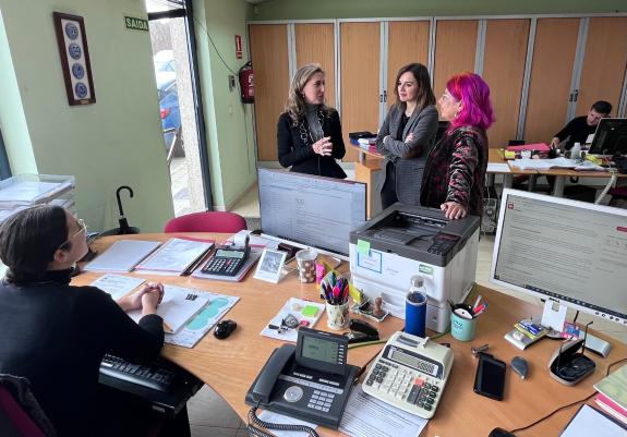 Imagen de la noticia:La Xunta invierte cerca de 20.000 € en ayudas para implantar la igualdad laboral y la conciliación en negocios de Ferrolterr...