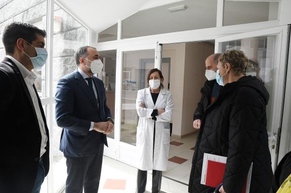Imaxe da nova:Xunta e concello de Castro Caldelas rematan a substitución integral da cuberta do centro de saúde