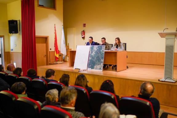 Imaxe da nova:A Xunta inicia os traballos de roza e posta a punto do novo polígono agroforestal de Mandelos, no concello de Crecente